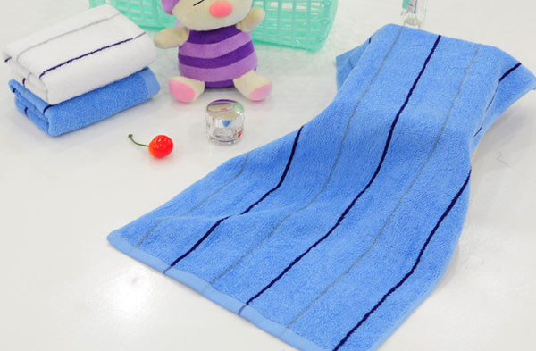 ����{ɫ�l�y��ͯë��