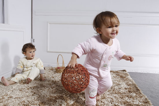 ������܇�냺���·�ɫ