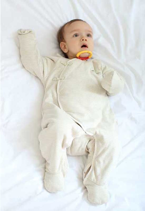 佈恩寶貝帶腳連體衣