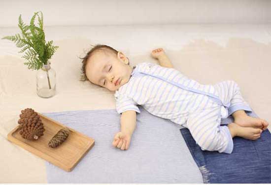 佈恩寶貝藍白條紋睡衣