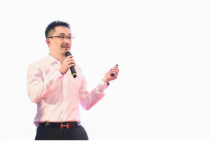 1С�r�ְ�CEO�������������������D��