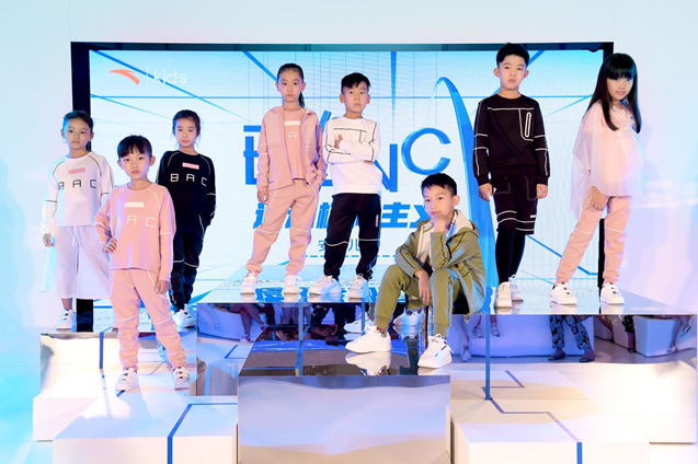 ��̤��ͯ�l��Blancϵ�У����㿴�����\�ӘO�����x��