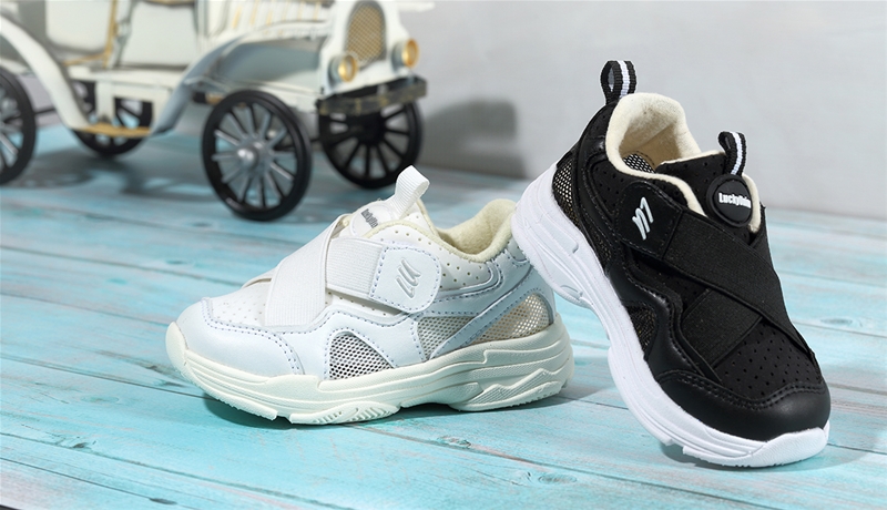 ��ͯ�����C��Ь�Ј�ǰ���V� �����������������v�w